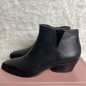 NEW SARTO Shellson BlackLeather Ankle Boots in black size 9.5